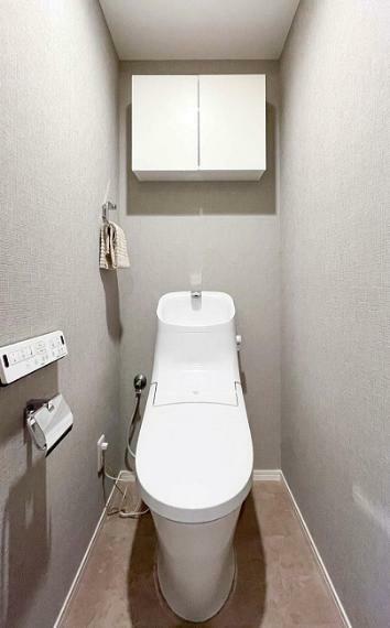 トイレ 【イメージ】洗浄機能付トイレは手入れがしやすいです。