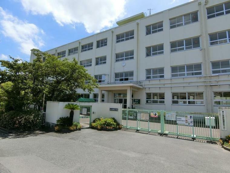 小学校 周辺 高槻市立柳川小学校