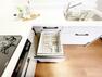 キッチン 機能性に優れ食器洗乾燥機付のシステムキッチンで忙しいママをサポートします。