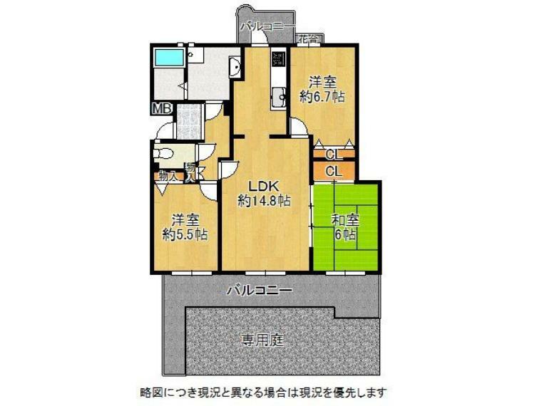 間取り図 家族みんなが使えるようにリビングの中心に設けた、開放感溢れる空間設計です。