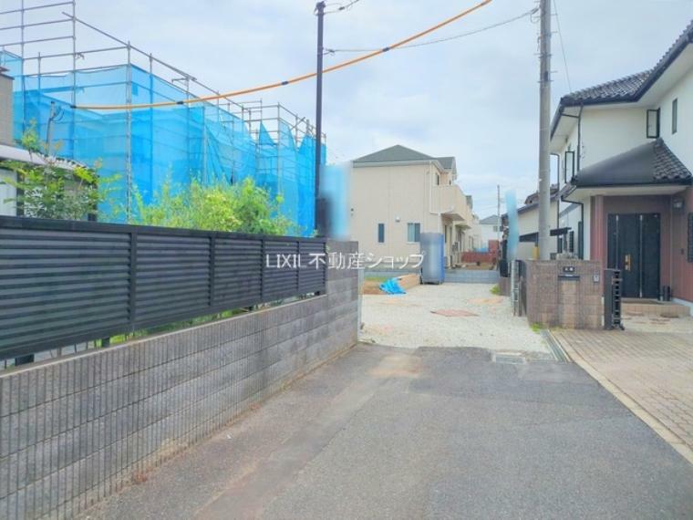 現況写真 【前面道路】道の広さ・日当たりなど、ご確認ください。 一方 : 南 4m 私道