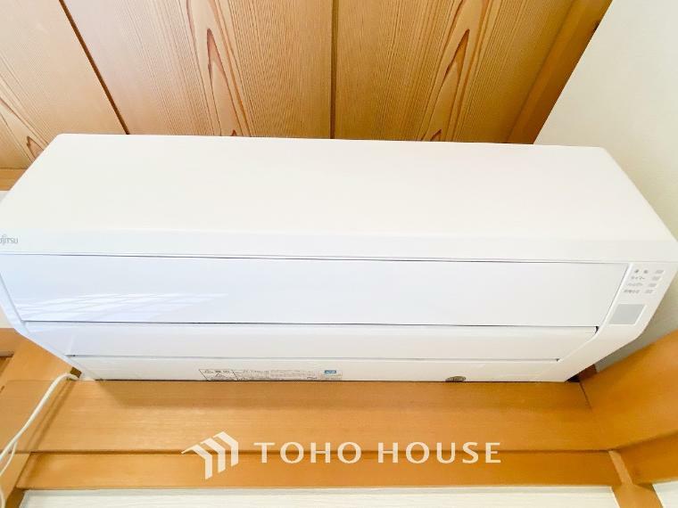冷暖房・空調設備 【エアコン】エアコンは空気を汚さず場所も取らないので、お部屋を広く使えます。