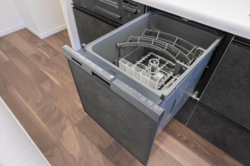 発電・温水設備 食器洗浄乾燥機を採用したキッチン