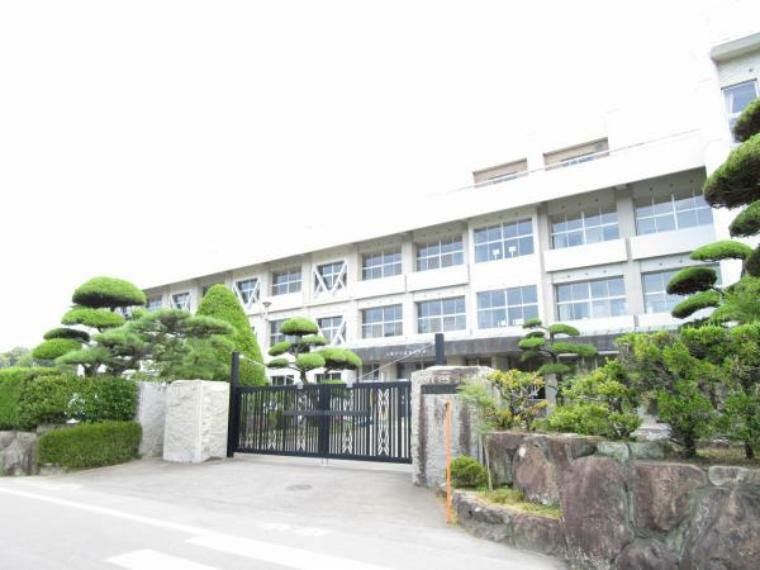 小学校 （周辺写真）丸亀市立栗熊小学校まで1300m、徒歩16分です。