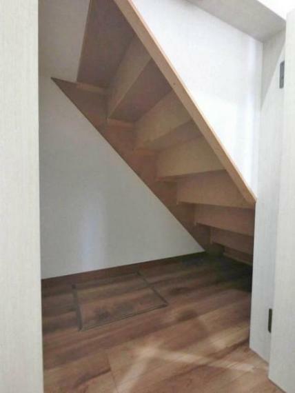 収納 あると便利な階段下収納