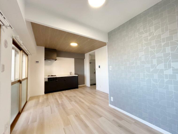 居間・リビング 壁付けタイプのキッチンで空間を有効的に使えます。