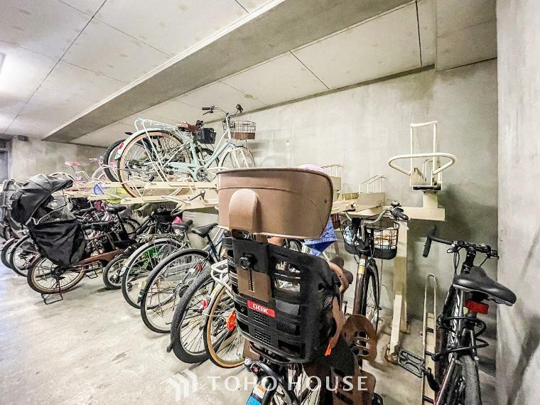 駐輪場 建物内に駐輪スペースも完備していますので安心です。