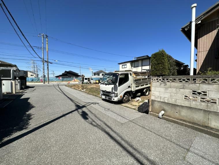 現況写真 閑静な住宅地かつ至近に公園もあるのでお子様も遊べせられます