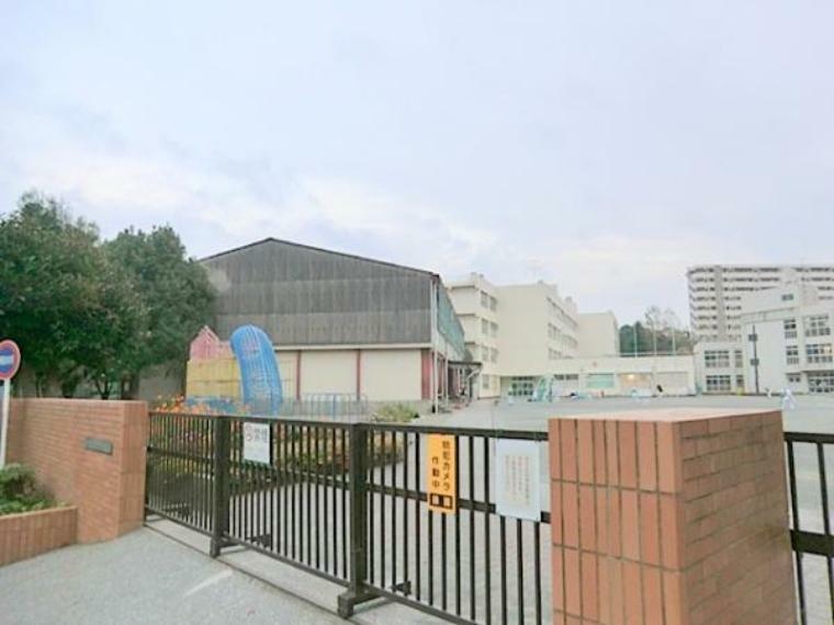小学校 横浜市立永田台小学校　約960m