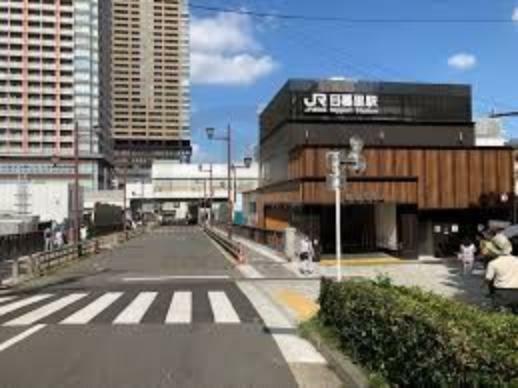 日暮里駅（JR東日本 山手線） 徒歩12分。