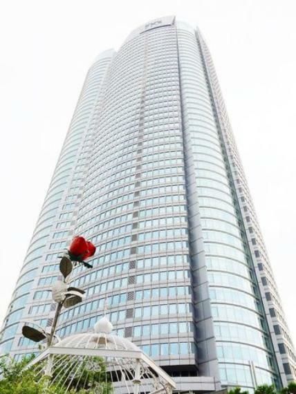 六本木ヒルズ 徒歩6分　高さ238mの高層オフィスビルを中心に、集合住宅、ホテル、テレビ朝日本社社屋、映画館をはじめとする文化施設、その他の商業施設等で構成されております。
