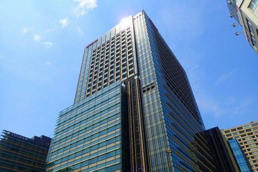 東京ミッドタウン 徒歩14分　ホテル（ザ・リッツ・カールトン東京）、文化施設（サントリー美術館など）、130に及ぶ商業店舗、オフィス、住居、病院、公園などが集約された複合都市です。