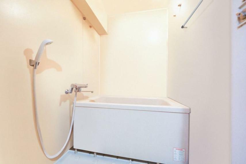 浴室 バス画像はCGにより家具等の削除、床・壁紙等を加工した空室イメージです。