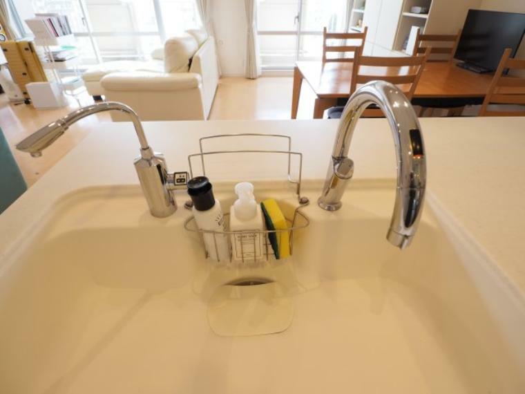 キッチン キッチンの水栓は、タッチ式を採用しました。
