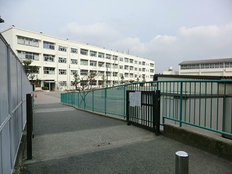 小学校 横浜市立笹野台小学校　距離約300m