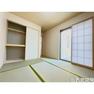 専用部・室内写真 和室5.75帖　日本特有の部屋「和室」。障子越しに溶け込む太陽の明かりは、心を和ませてくれます。