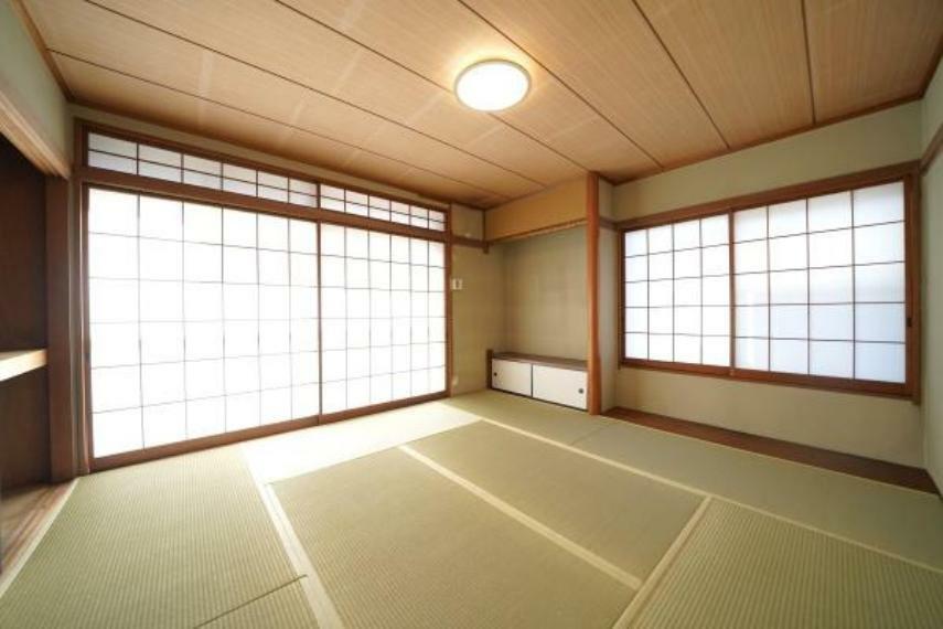 和室 広々とした6帖和室は、モダンな感覚と調和。明るい畳が穏やかな雰囲気を醸し出します。