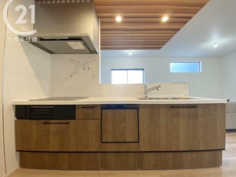 ダイニングキッチン キッチンワークに大切な収納と機能性を兼ね備えたキッチン。