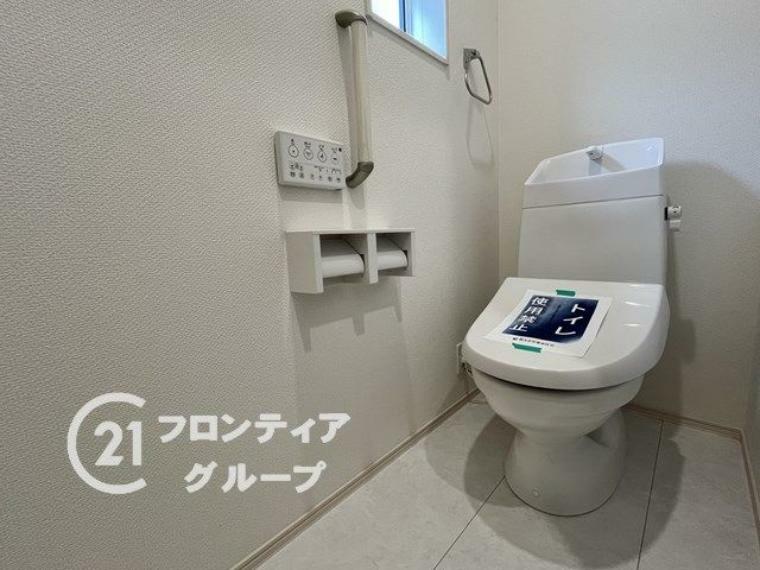 トイレ トイレは1階と2階の2カ所に設置！階段を上り下りせずに使用できるので、高齢の方にも安心です！