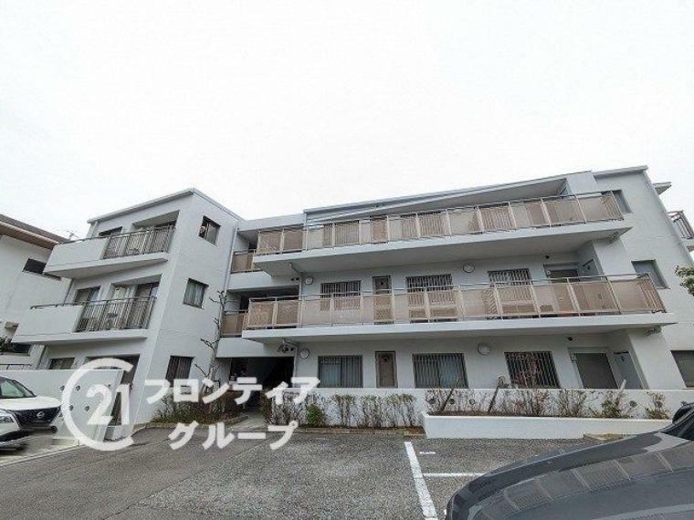 外観写真 4階建ての1階部分の物件です