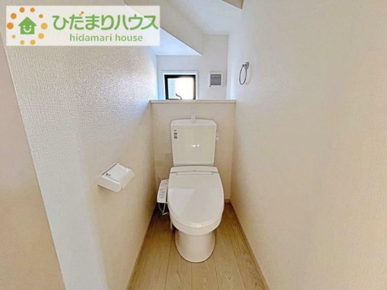 1・2階にトイレあり。階段を降りなくてもいいので、高齢者の方も優しい 彡