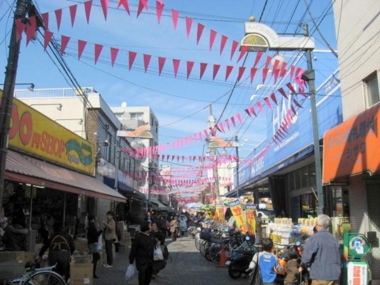 周辺の街並み 松原商店街