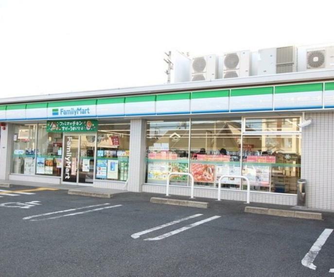 コンビニ ファミリーマート草津笠山店 24時間営業