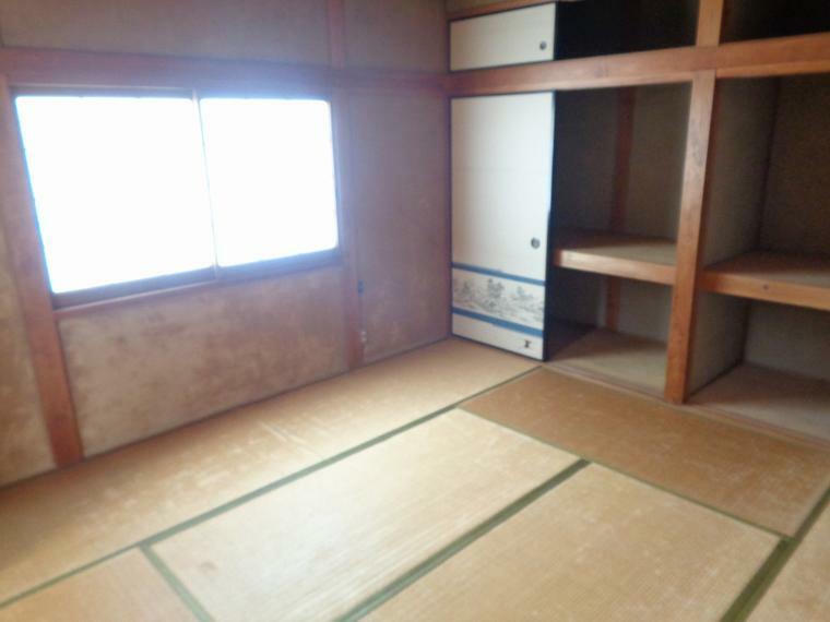 和室にも大容量な収納スペースが！