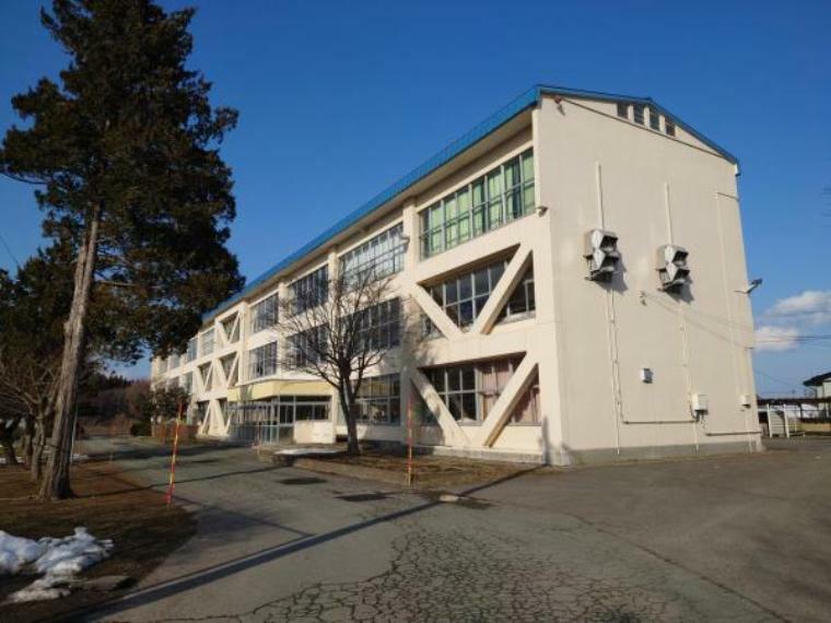 中学校 【周辺環境】五戸町立川内中学校まで約3.9km（徒歩48分）