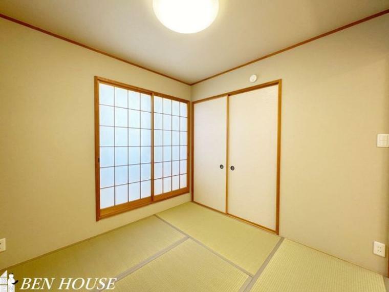 和室 和室・ぬくもりのある畳やふすまなど懐かしくも感じられる約4.5帖の和室です。窓が大きく明るい仕様になっています。