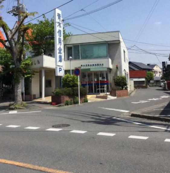 銀行・ATM 【銀行】青木信用金庫指扇支店まで522m