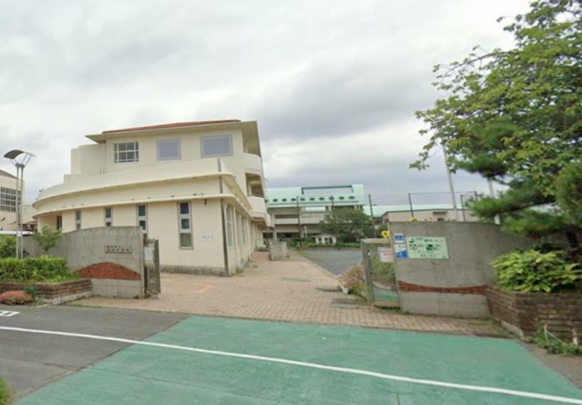 小学校 【小学校】藤沢市立高砂小学校まで550m