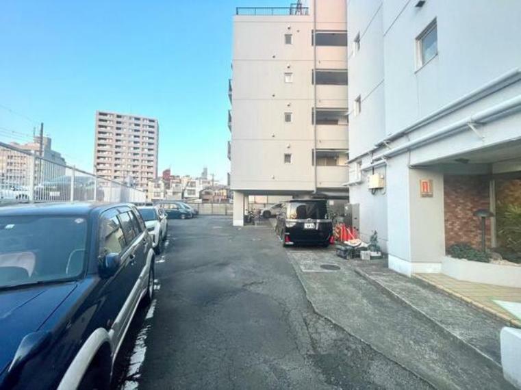 駐車場 住戸内はもちろん、共用部や周辺の街並みなども併せてご見学いただけます。