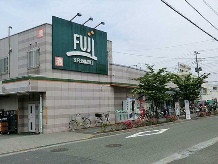 スーパー FUJI 百草園店 距離約800m