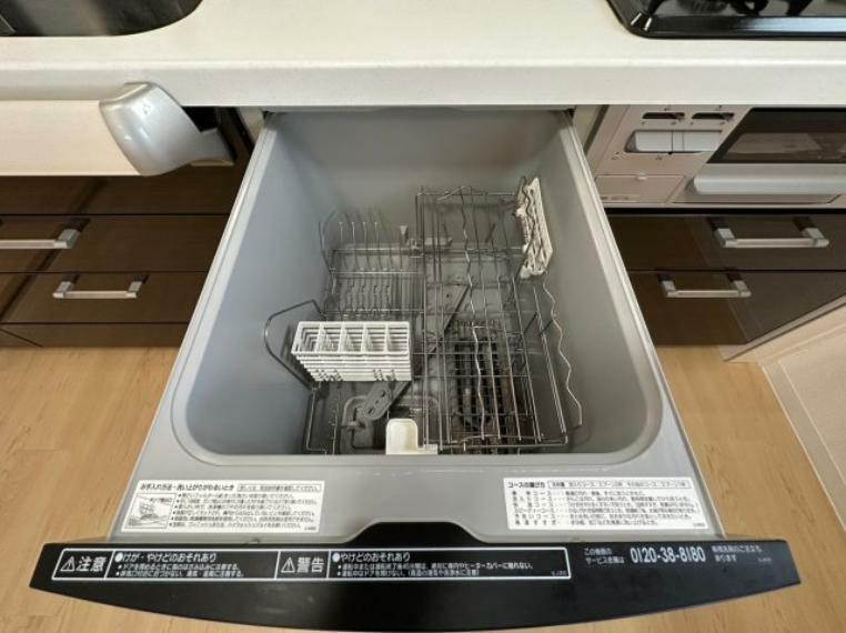 食器洗浄乾燥機付きで家事の負担を軽減させます。