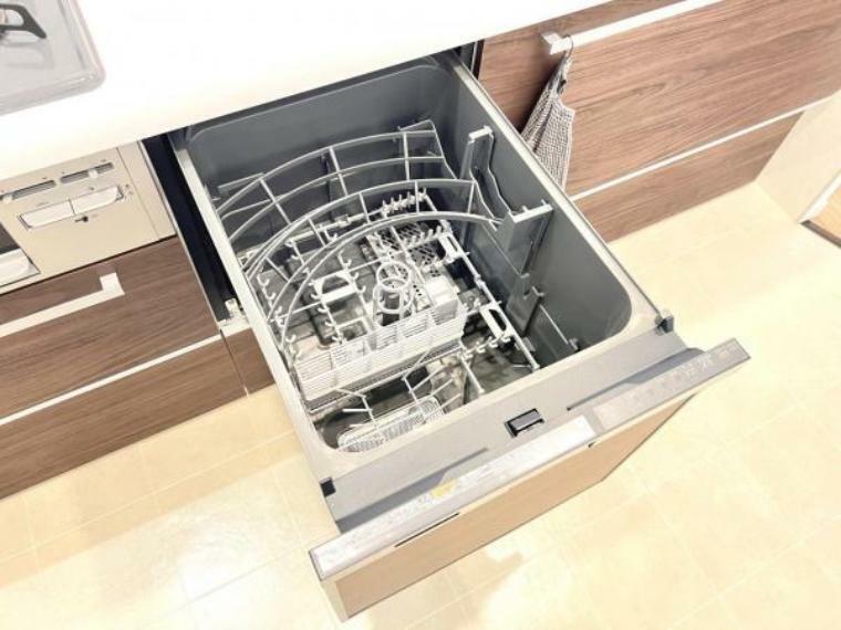 大型の食洗機付で面倒な食器洗いもラクラク。