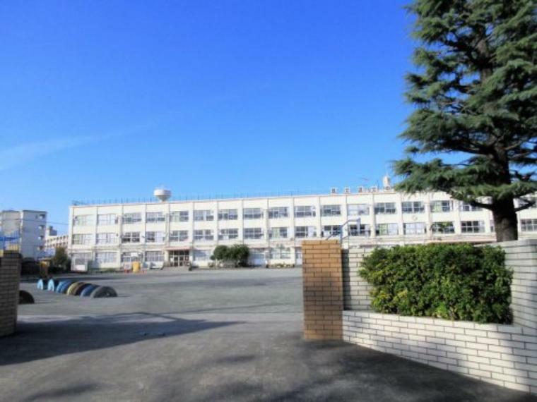 小学校 【小学校】足立区立中川北小学校まで484m