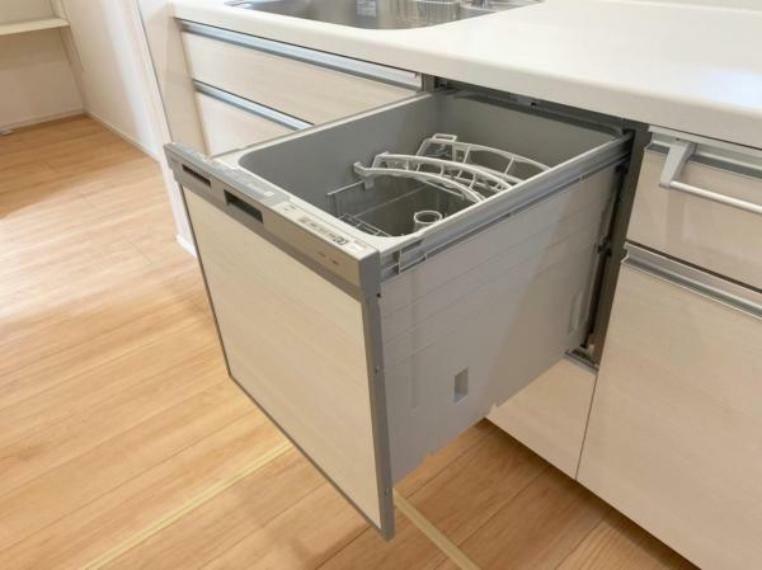 家事の時短になり殺菌効果も期待できる食器洗い乾燥機付き！