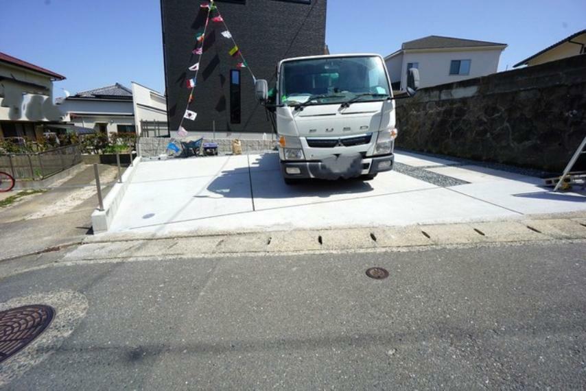 駐車場 カースペースは並列で2台分確保＾＾（車種による）