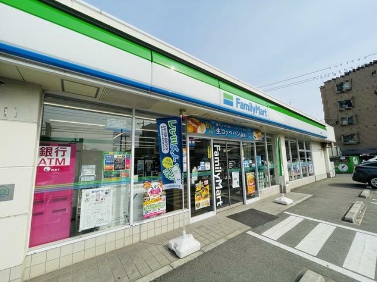 コンビニ ファミリーマート　福岡堤