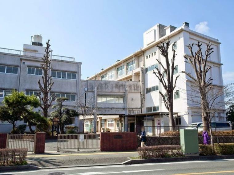 中学校 横浜市立瀬谷中学校 徒歩10分。