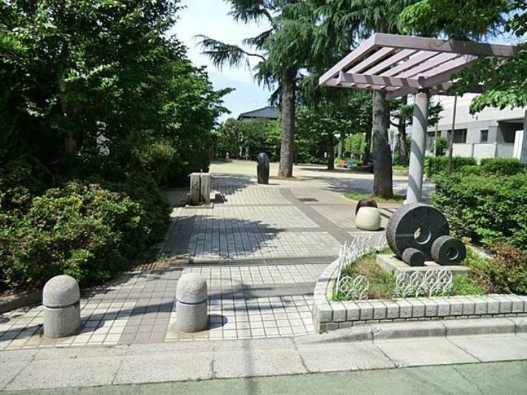 公園 神戸町あけぼの公園 徒歩6分。