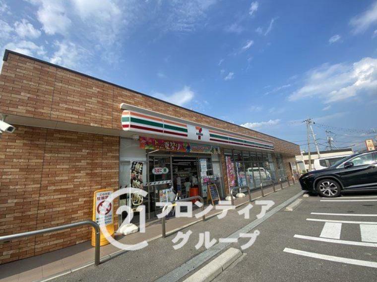 コンビニ セブンイレブン奈良菅原町店 徒歩20分。