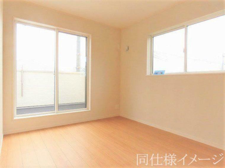 同仕様写真（内観） ＼同仕様写真/寝室や子供部屋にぴったりなシンプル洋室でお部屋のコーディネートが楽しめますね。