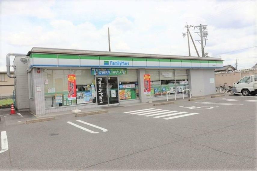 コンビニ ファミリーマート 江南高屋店