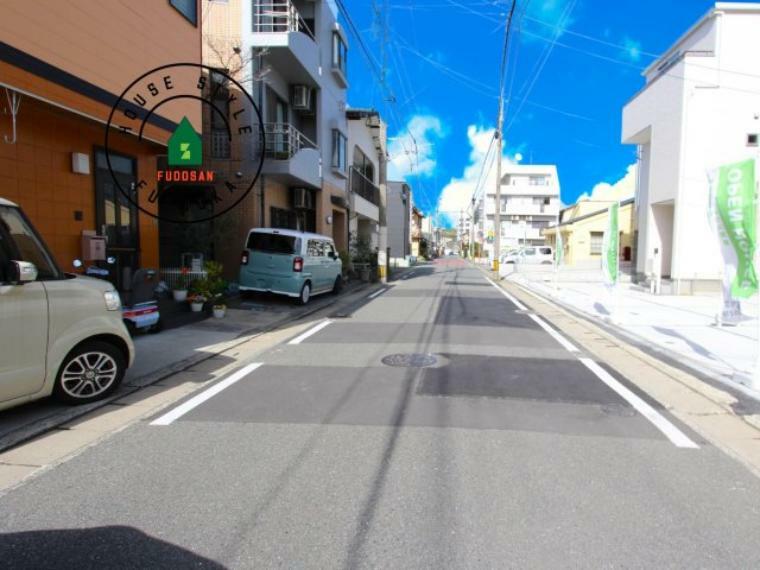 同仕様写真(外観) 前面道路です。同社仕様。