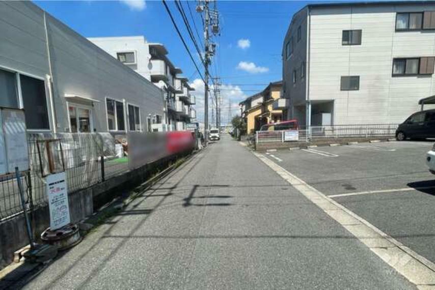 現況写真 敷地北側の前面道路（西側から）