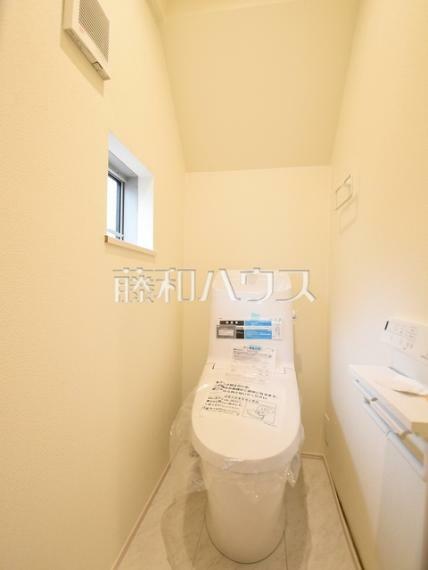 トイレ 1号棟　トイレ　【小平市上水本町1丁目】少ない水でも常にキレイを保ち、汚れが付きにくいトイレ！　