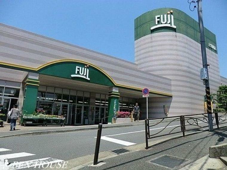 スーパー Fuji上野川店 徒歩14分。品揃え豊富な大型スーパーです。
