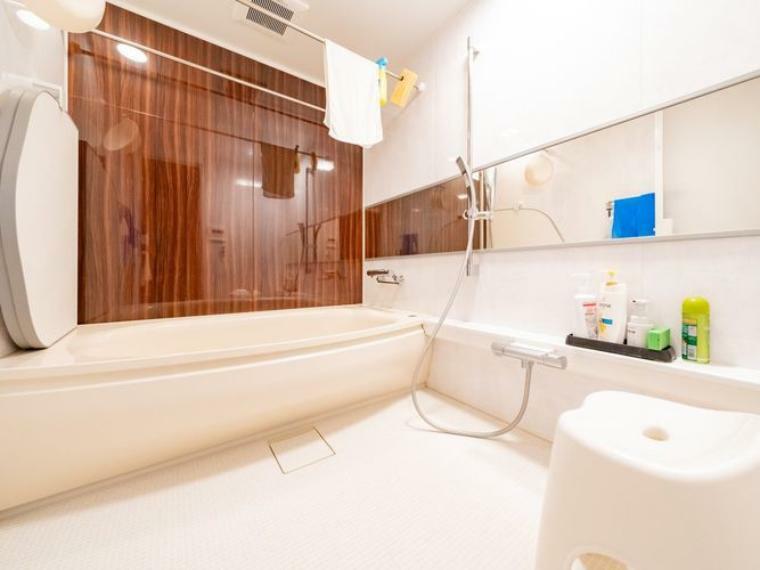 浴室 浴室は1620サイズと大きく、ゆったりとお身体の疲れを癒やすことがことができますね。